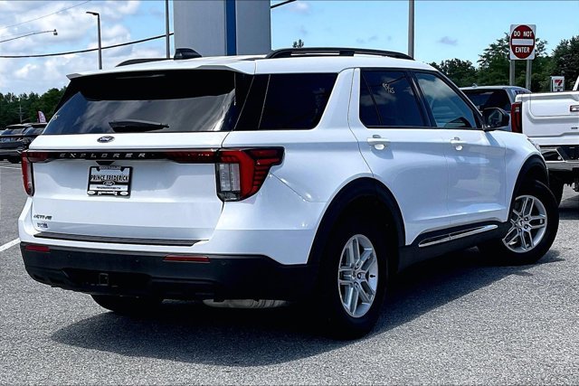 Certified 2025 Ford Explorer Active RWD image 12
