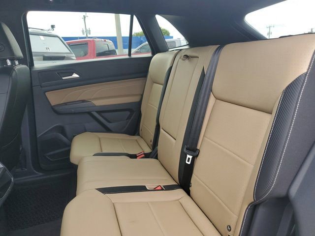 Used 2023 Volkswagen Atlas Cross Sport SEL image 17
