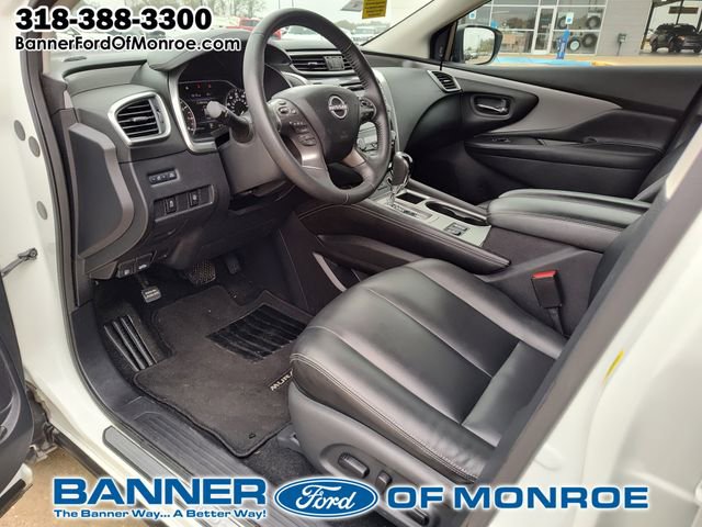 Used 2023 Nissan Murano SV image 2