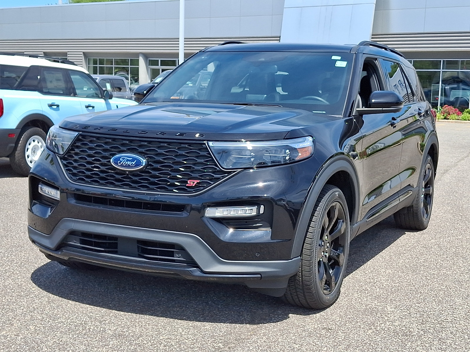 Certified 2023 Ford Explorer ST w/ Equipment Group 401A AWD/4WD image 4