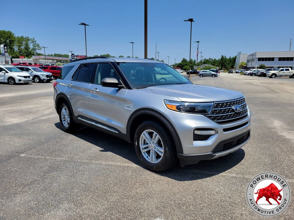 Certified 2023 Ford Explorer XLT w/ Equipment Group 202A AWD/4WD image 9