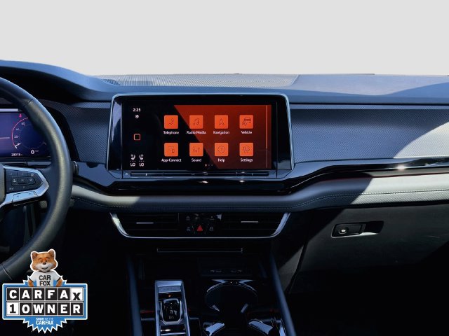 Used 2024 Volkswagen Atlas Peak Edition SE AWD/4WD image 20