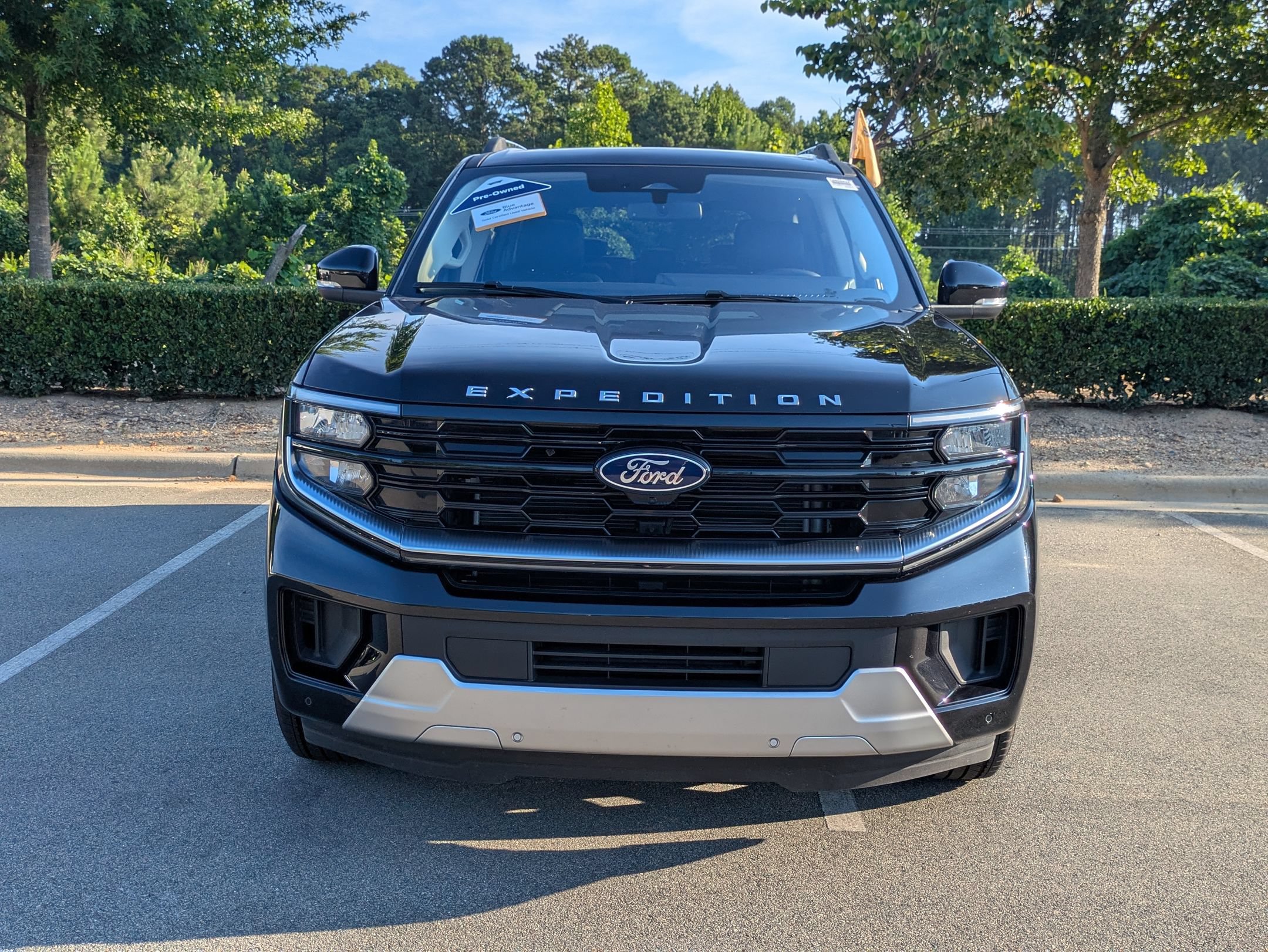Certified 2025 Ford Expedition Platinum w/ Driver's Package AWD/4WD image 9
