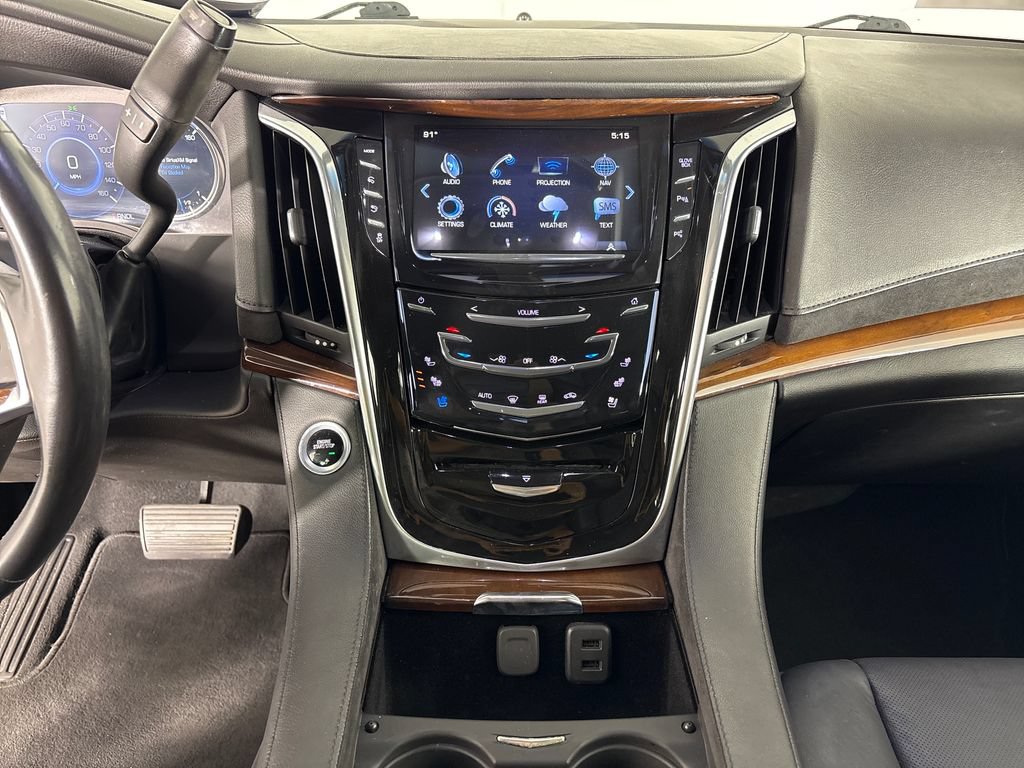 Used 2018 Cadillac Escalade 2WD image 38