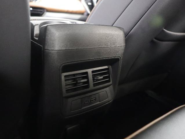 Used 2026 GMC Canyon AT4 w/ Technology Plus Package AWD/4WD image 28