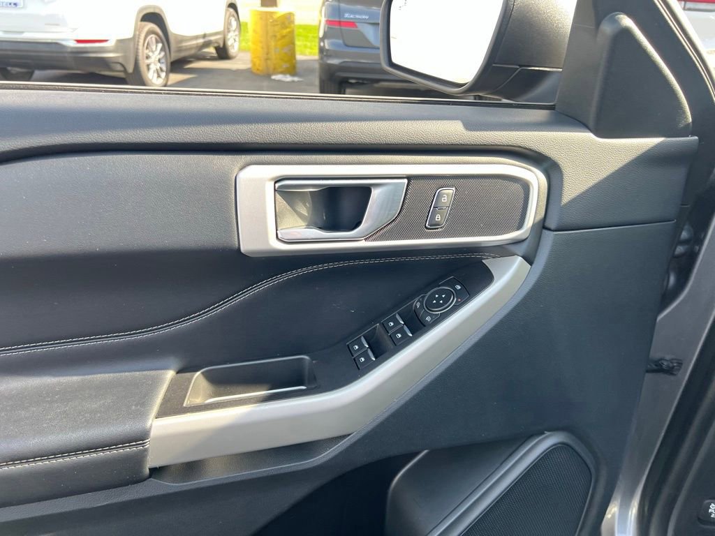 Certified 2022 Ford Explorer XLT w/ Class IV Trailer Tow Package image 26