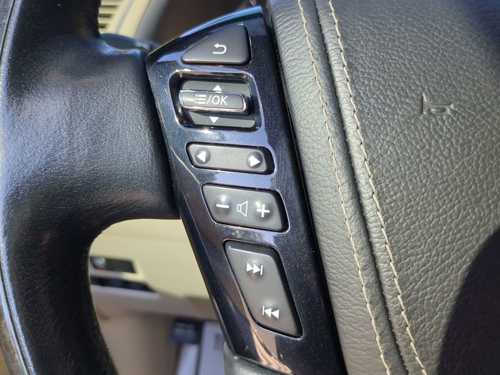 Used 2022 INFINITI QX80 Sensory w/ Cargo Package image 60