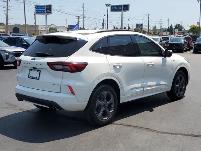 Certified 2024 Ford Escape ST-Line w/ Tech Pack #1 AWD/4WD image 4