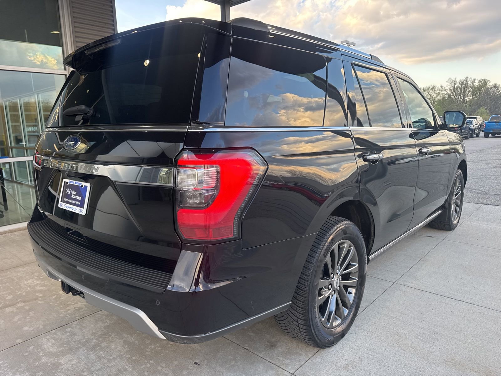 Certified 2020 Ford Expedition Limited w/ Equipment Group 301A AWD/4WD image 5