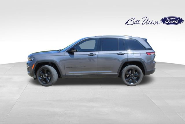 Used 2023 Jeep Grand Cherokee Limited w/ Black Appearance Package RWD image 8