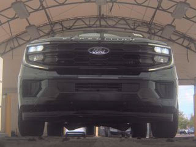 Certified 2025 Ford Expedition Active AWD/4WD image 4