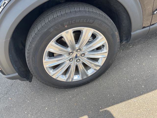 Certified 2022 Ford Explorer Limited w/ Hybrid Equipment Group 310A image 8