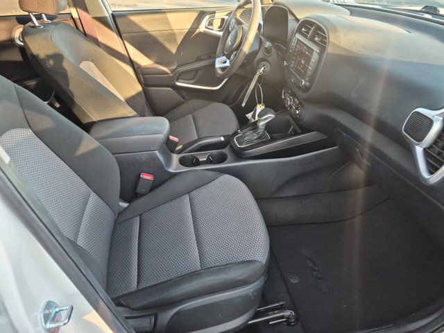 Used 2024 Kia Soul LX FWD image 33