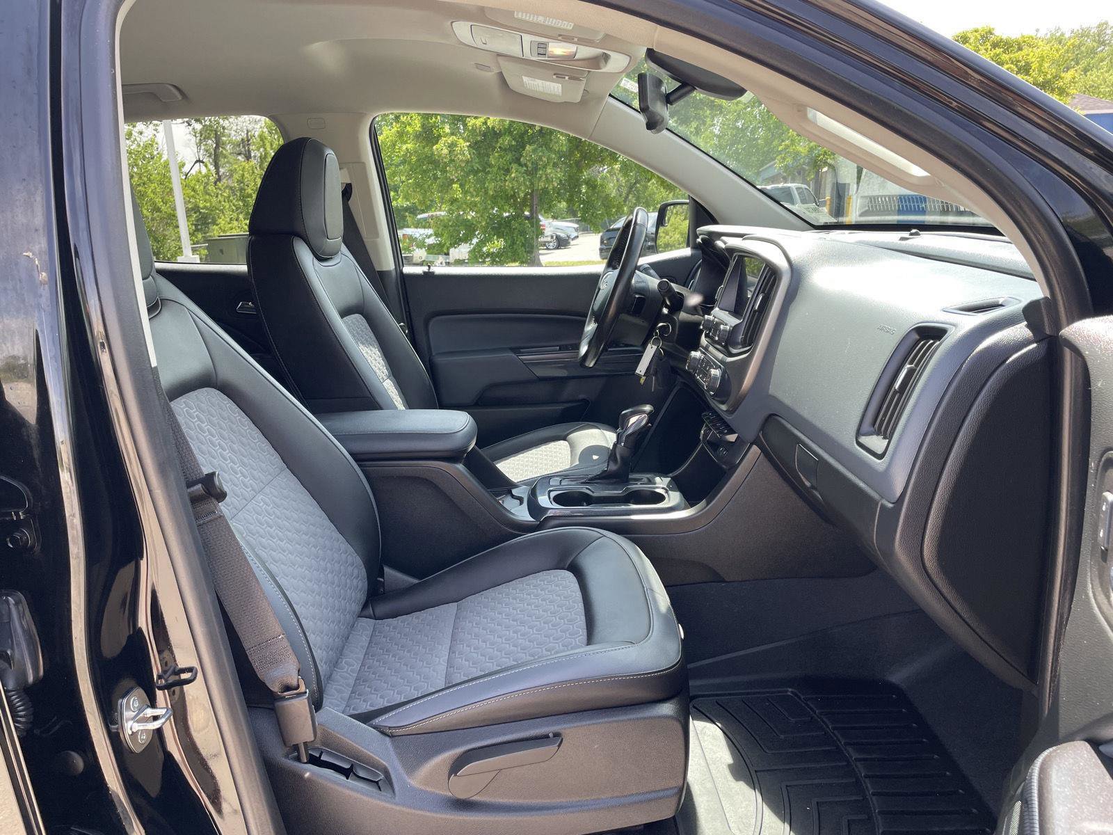 Used 2022 Chevrolet Colorado Z71 AWD/4WD image 19