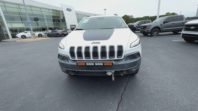 Used 2017 Jeep Cherokee Trailhawk AWD/4WD image 3