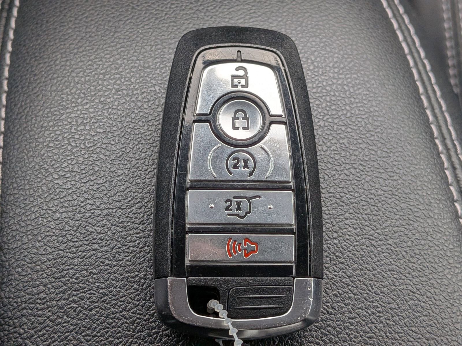 Certified 2025 Ford Escape Platinum image 33