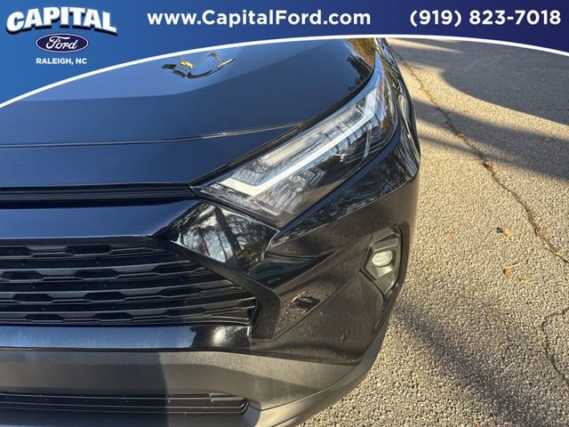 Used 2022 Toyota RAV4 XLE Premium image 11