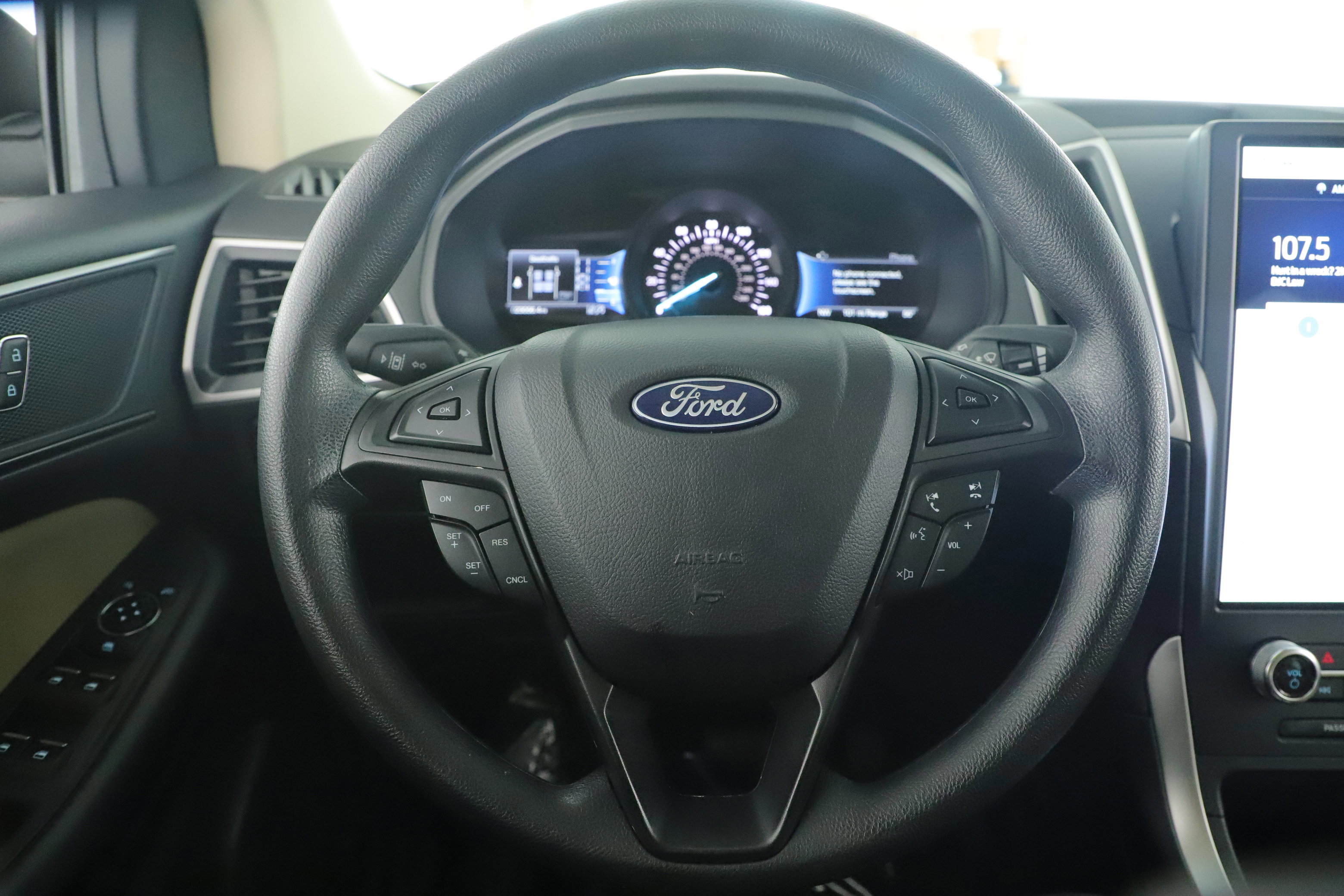 Certified 2024 Ford Edge SE image 11