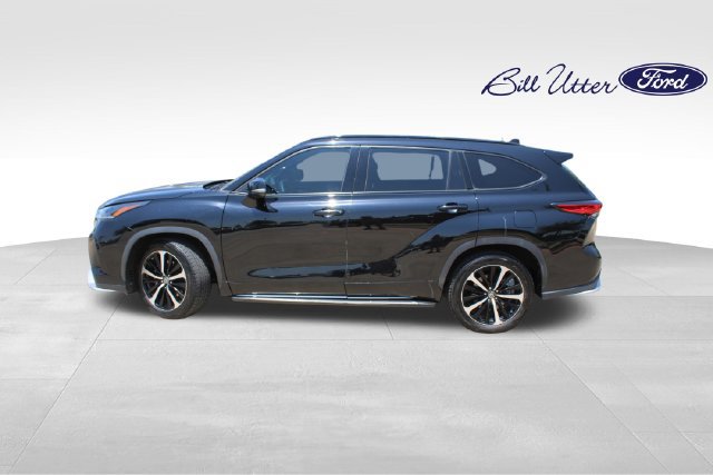 Used 2022 Toyota Highlander XSE FWD image 8