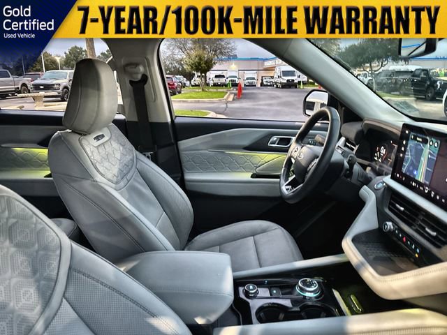 Certified 2025 Ford Explorer Platinum w/ Ultimate Package image 18