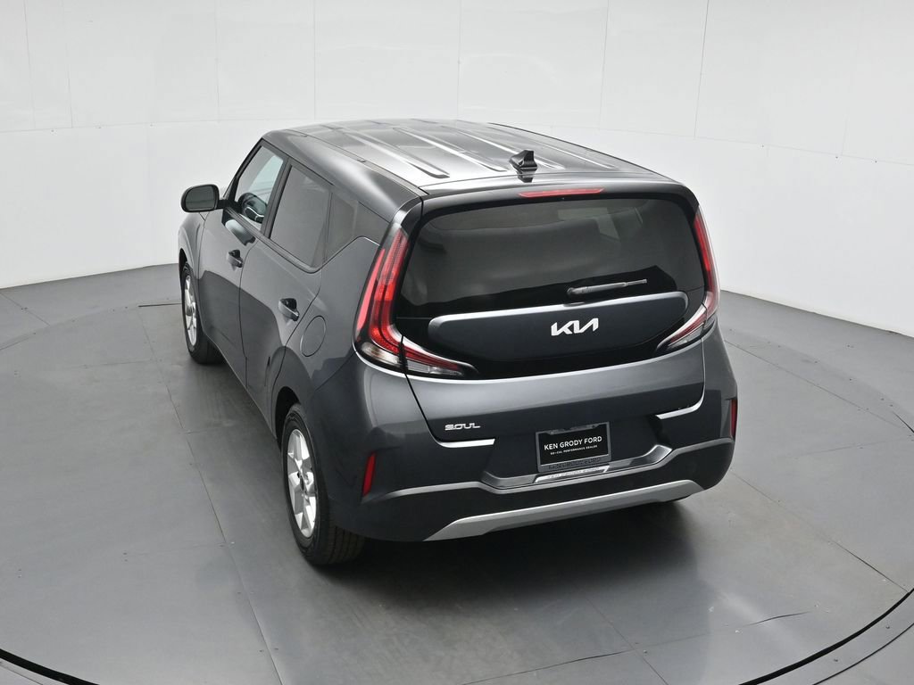 Used 2023 Kia Soul LX w/ Option Group 015 FWD image 41