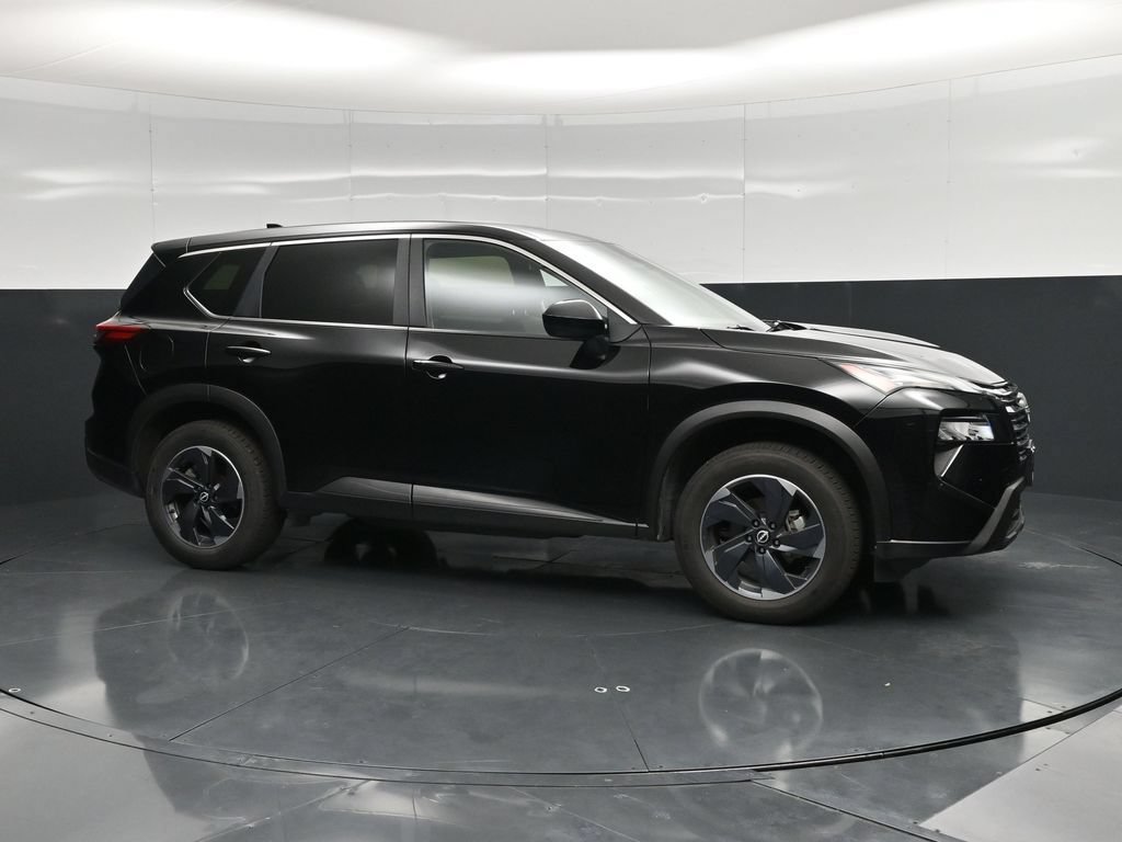 Used 2024 Nissan Rogue SV AWD/4WD image 3