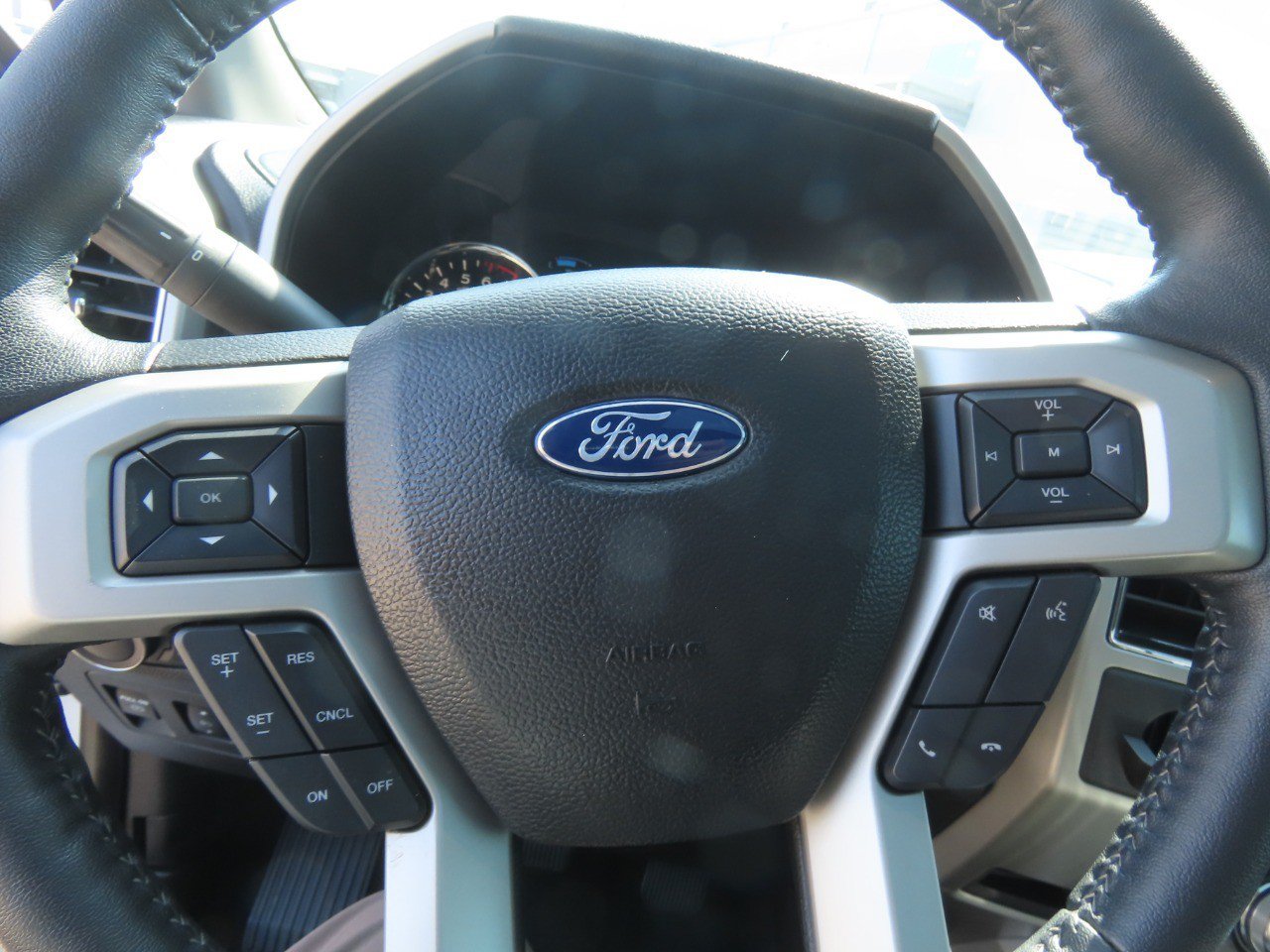 Certified 2018 Ford F150 Lariat w/ Equipment Group 502A Luxury RWD image 28