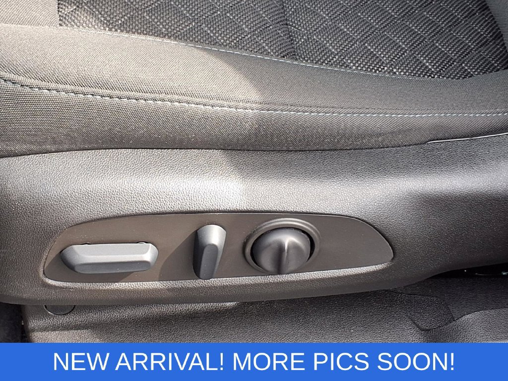 Used 2022 Chevrolet Blazer LT FWD image 4