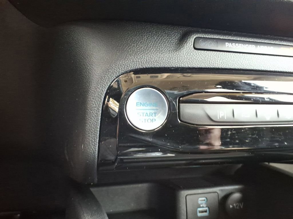 Certified 2023 Ford Escape Platinum w/ Class II Trailer Tow Package AWD/4WD image 24