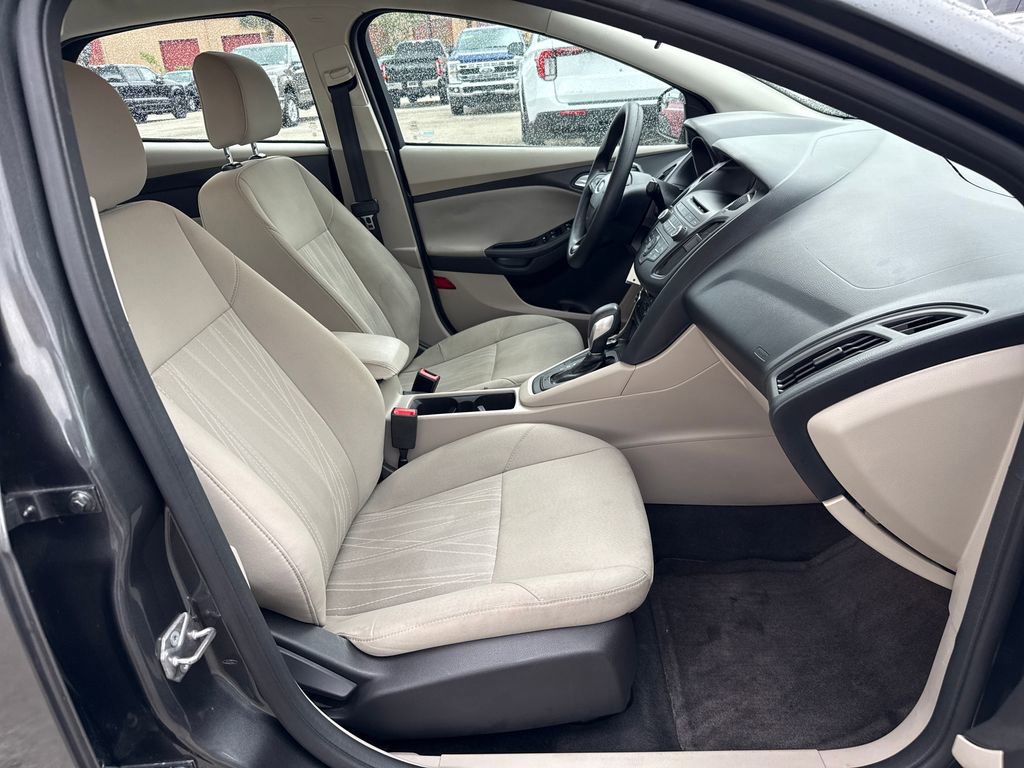Certified 2017 Ford Focus SE image 23