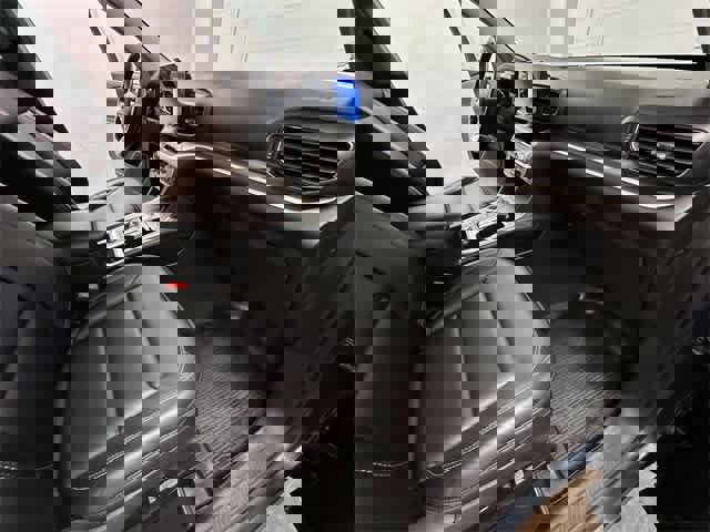 Certified 2022 Ford Explorer XLT w/ Equipment Group 202A image 23