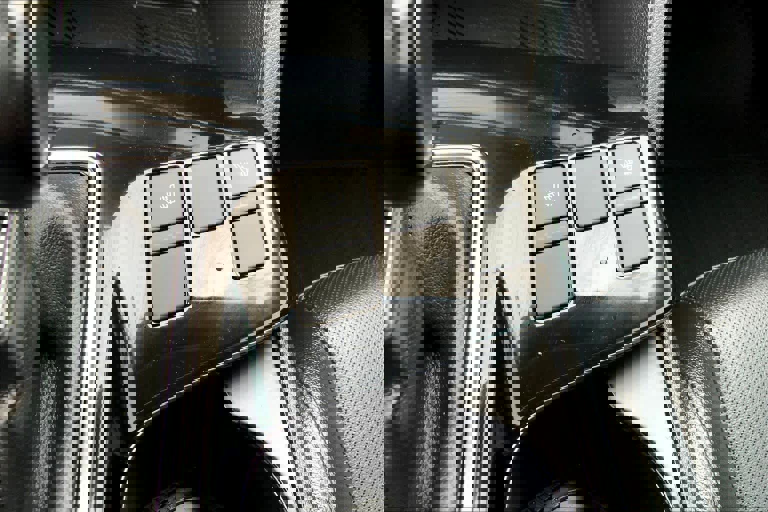 Used 2024 Kia Sportage SX image 32