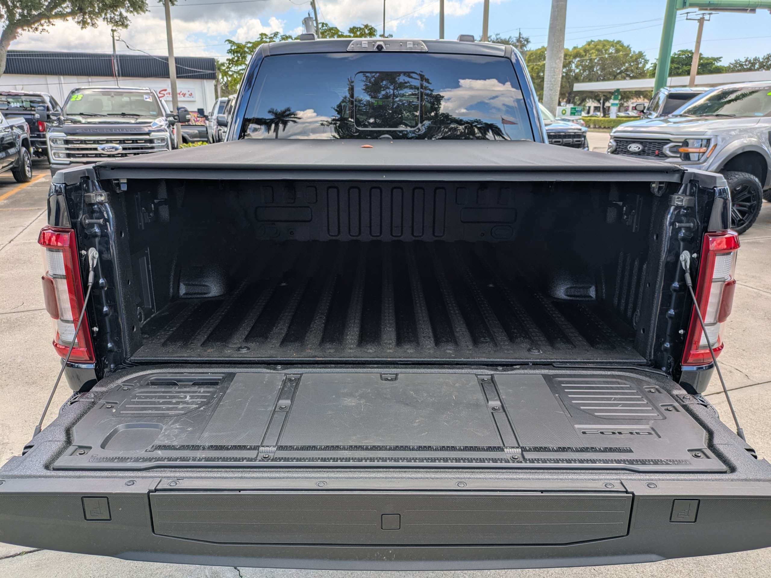 Certified 2023 Ford F150 Raptor w/ Equipment Group 802A Raptor R AWD/4WD image 13