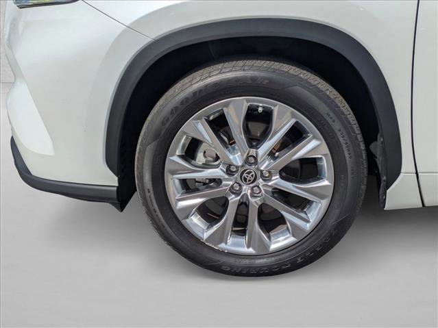 Used 2020 Toyota Highlander Limited FWD image 23