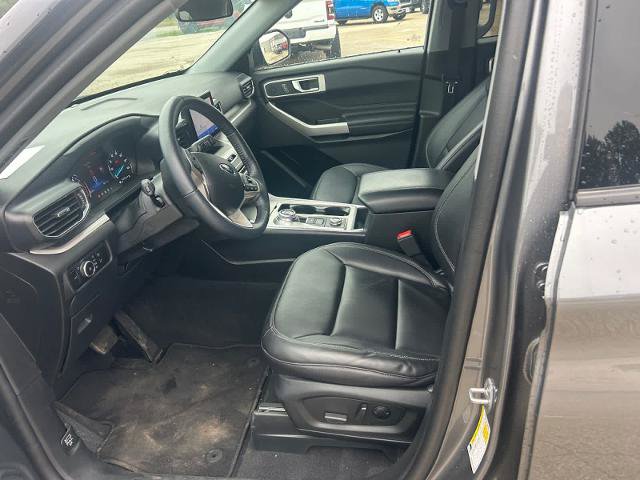 Certified 2023 Ford Explorer XLT w/ Equipment Group 202A AWD/4WD image 9