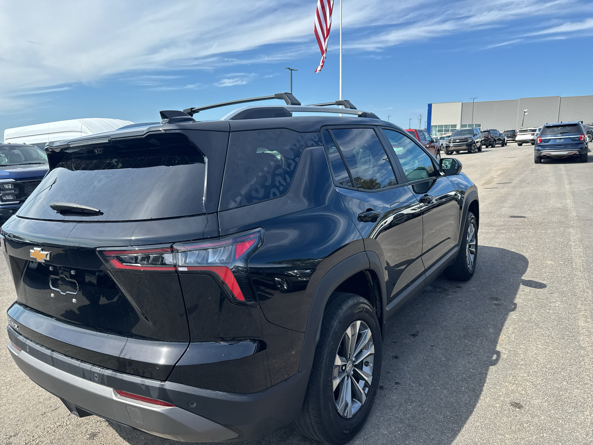 Used 2025 Chevrolet Equinox LT w/ Convenience Package II FWD image 5