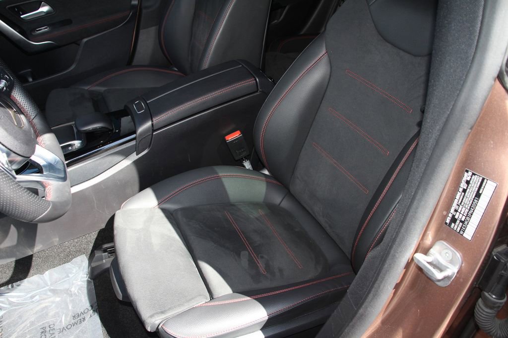 Used 2023 Mercedes-Benz CLA 250 image 23