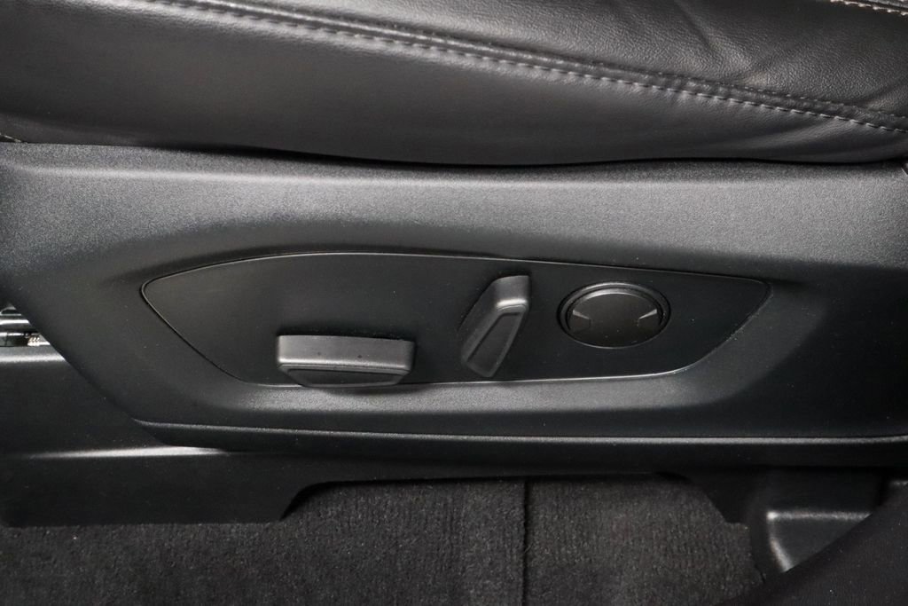 Certified 2022 Ford Explorer Platinum w/ Equipment Group 601A image 25