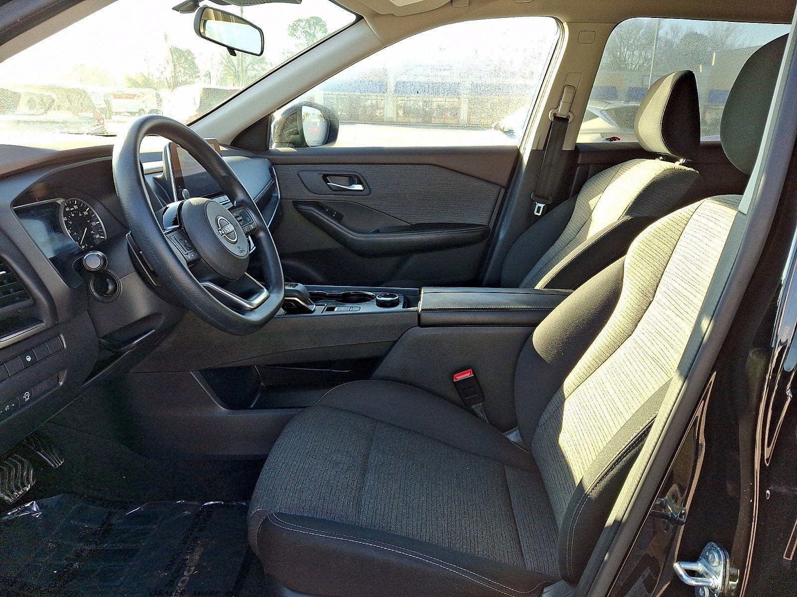 Used 2023 Nissan Rogue SV image 12