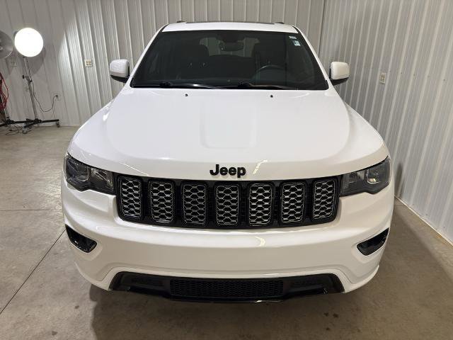 Used 2019 Jeep Grand Cherokee Altitude image 24