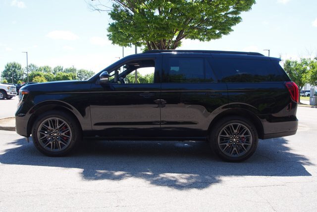 Certified 2025 Ford Expedition Platinum w/ Stealth Performance Package AWD/4WD image 4