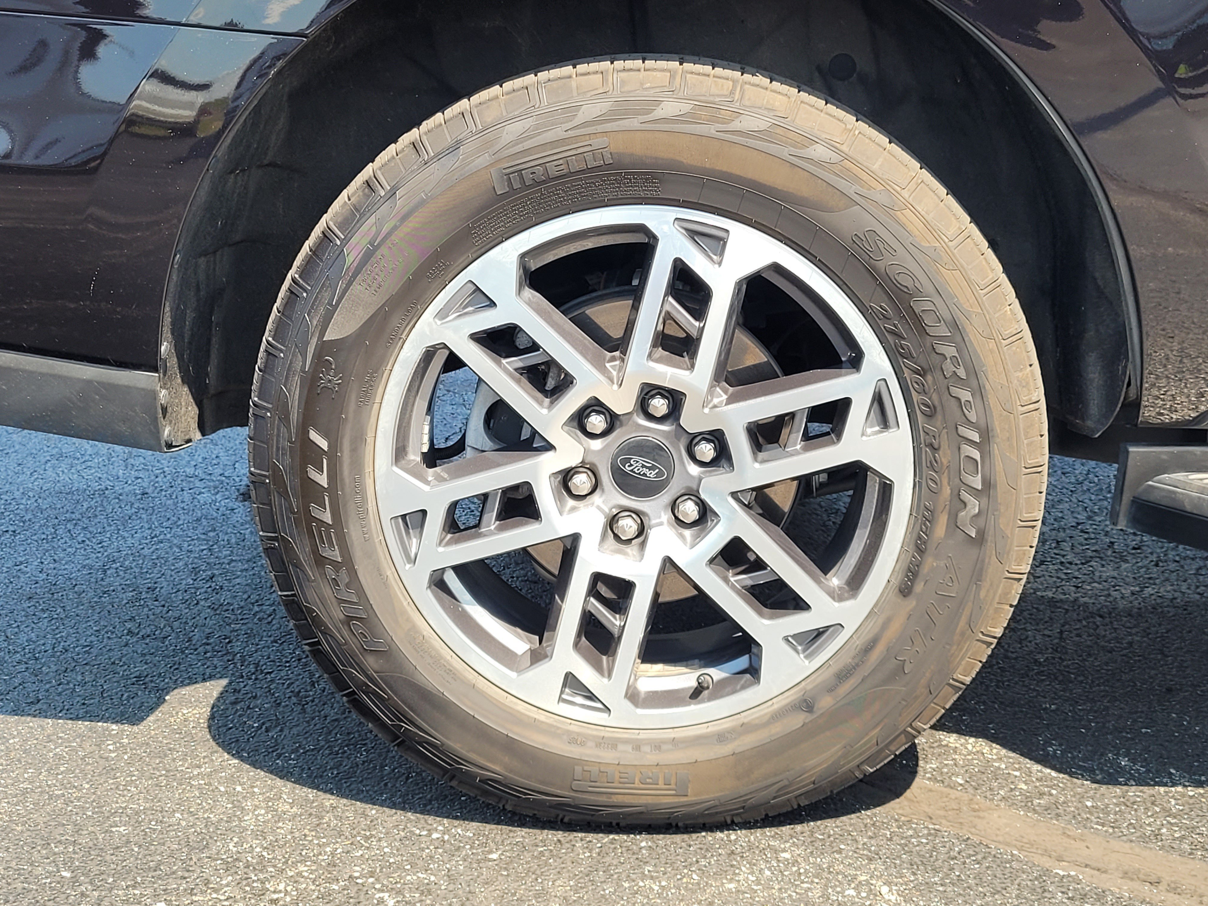 Certified 2025 Ford Expedition Active AWD/4WD image 21