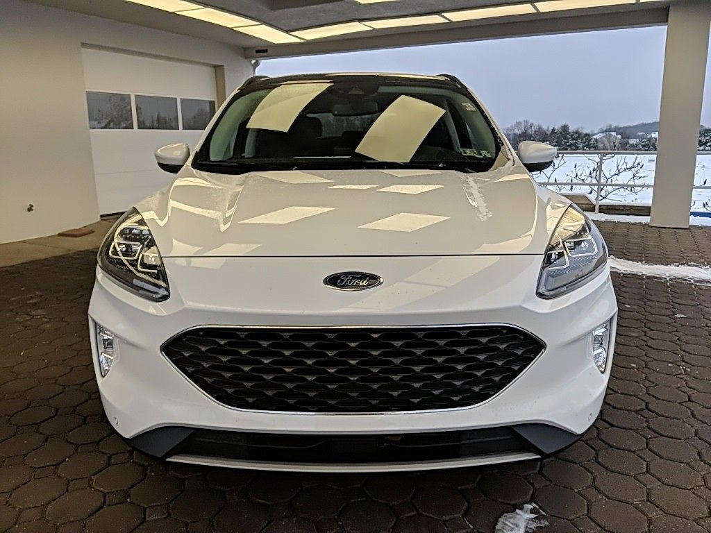 Certified 2022 Ford Escape Titanium w/ Class II Trailer Tow Package image 8