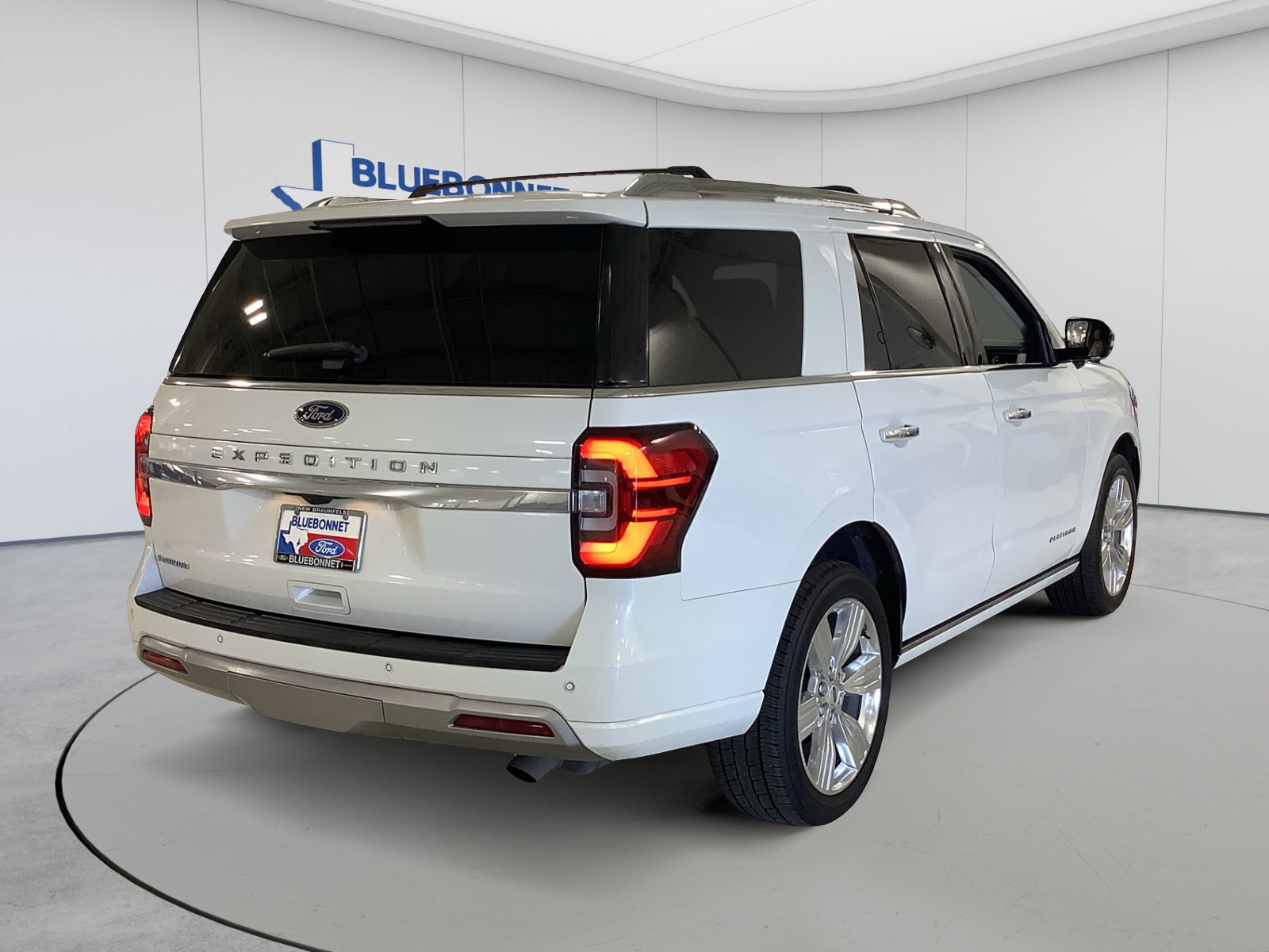 Certified 2023 Ford Expedition Platinum RWD image 4