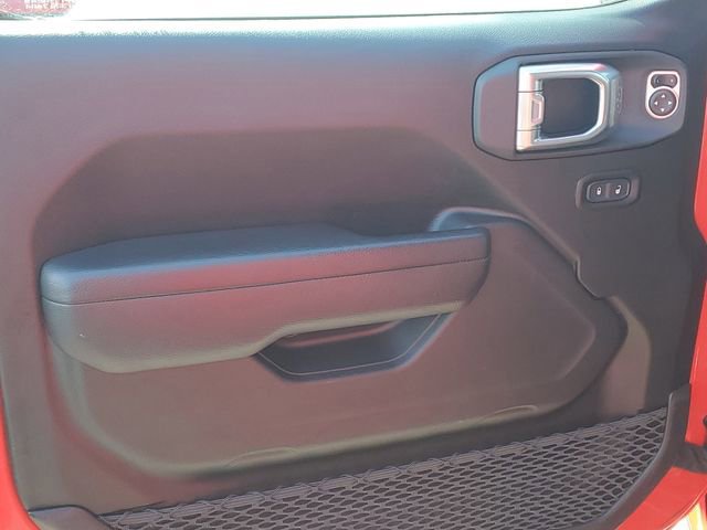 Used 2025 Jeep Wrangler Unlimited Rubicon w/ Convenience Group image 19