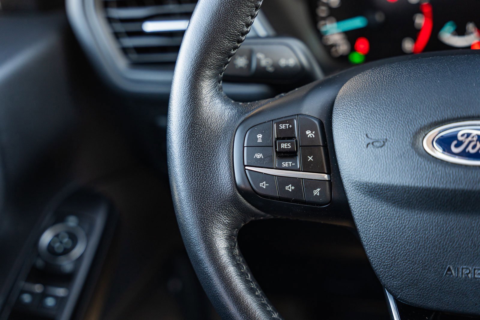 Certified 2021 Ford Escape SE w/ SE Sport Appearance Package image 26