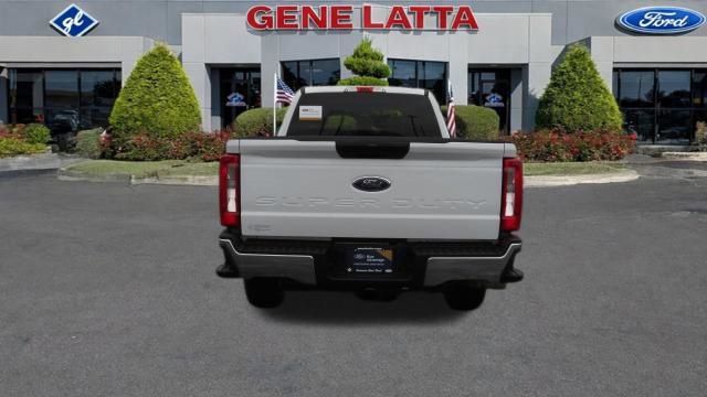 Certified 2025 Ford F250 XLT image 4