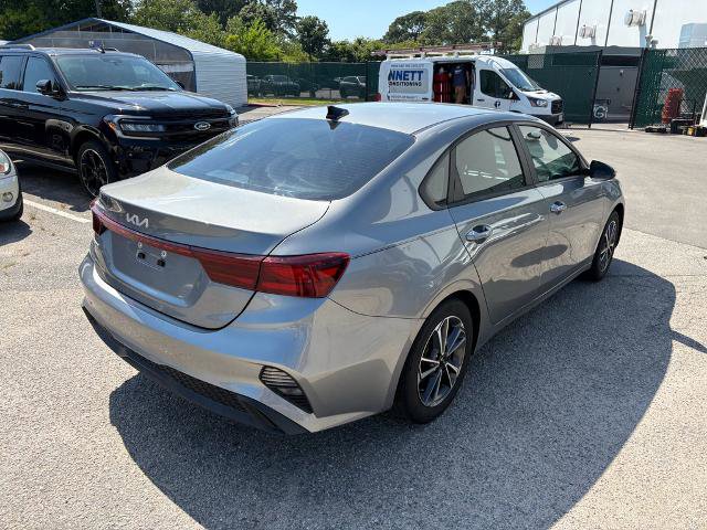 Used 2022 Kia Forte LXS w/ LXS Technology Package FWD image 5