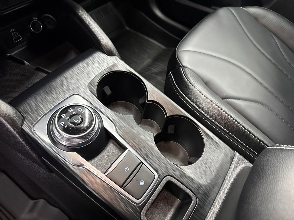 Certified 2025 Ford Escape Platinum w/ Premium Technology Package image 34