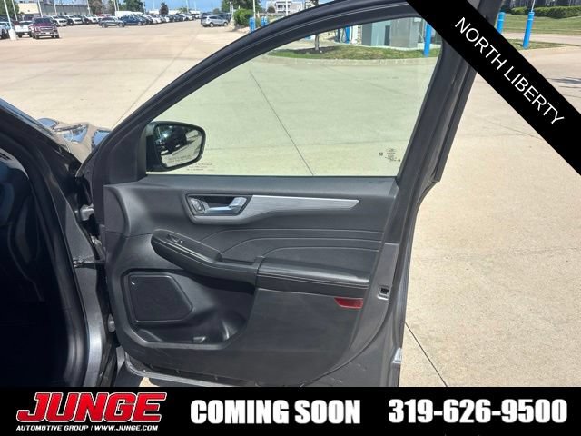 Certified 2025 Ford Escape Platinum AWD/4WD image 9